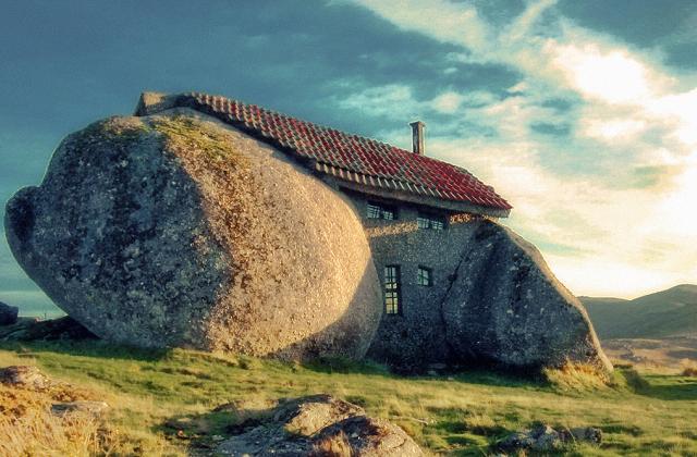 Stone House, Portogallo