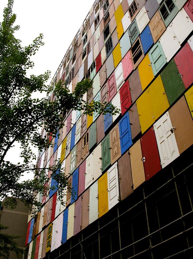 L'edificio a 10 piani e 1000 porte di Seoul