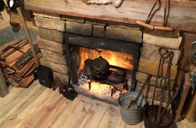 Cenere del camino: come riutilizzarla per le pulizie di casa