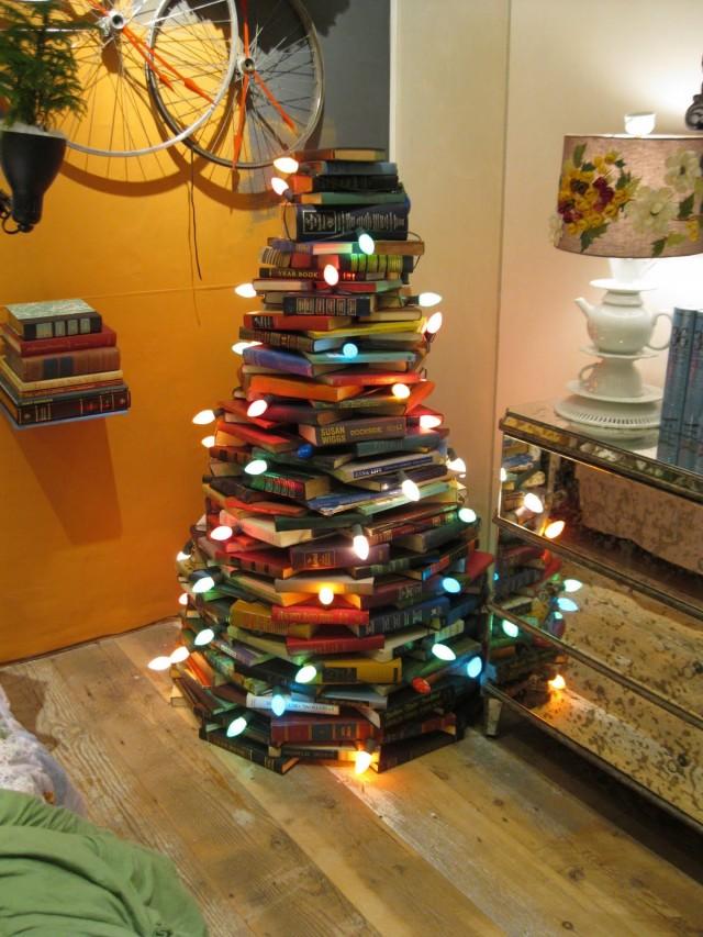 Alberi di Natale a costo zero dal riciclo creativo