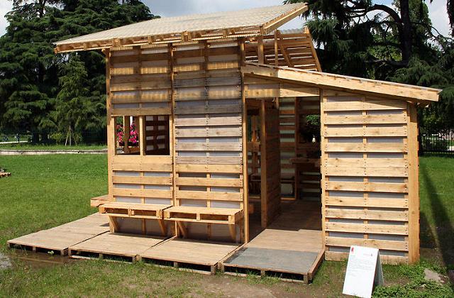 La casa costruita con i pallet