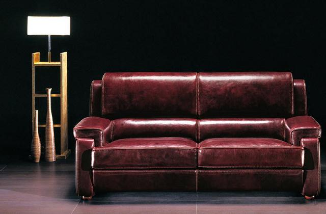 Come pulire un divano in pelle
