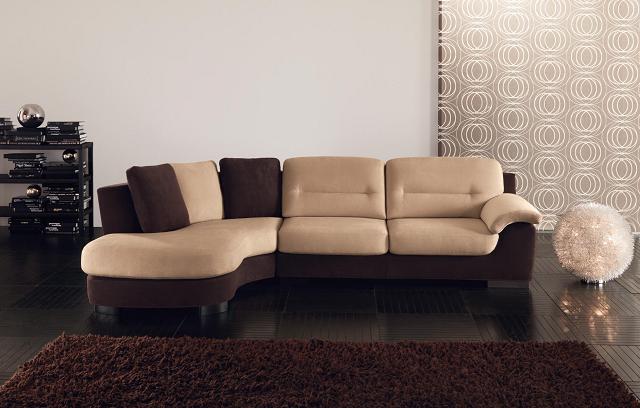 Come pulire un divano in alcantara