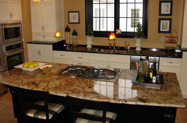 Qual è il miglior materiale per il piano di lavoro in cucina