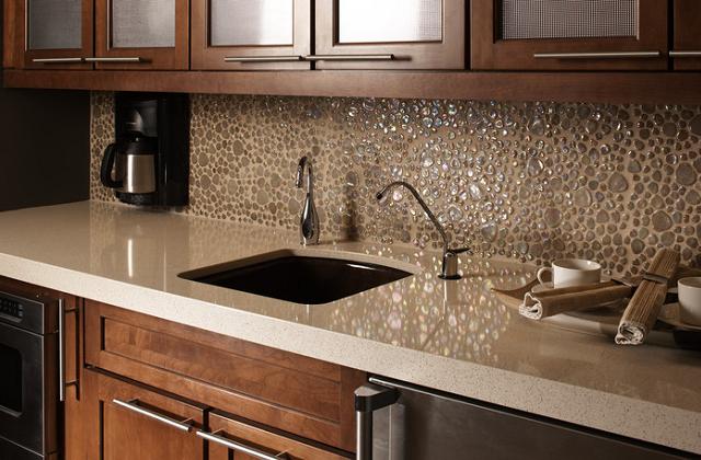 Piani cucina: come scegliere i materiali del top