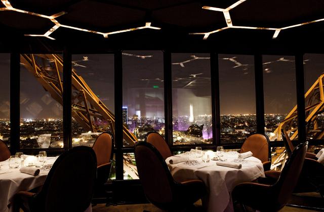 Parigi, il ristorante sulla Tour Eiffel