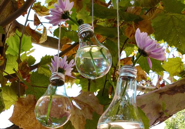 Riciclo creativo lampadine rotte