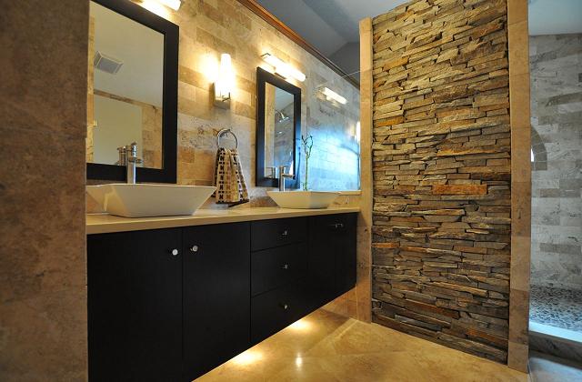 I rivestimenti in pietra naturale per il bagno