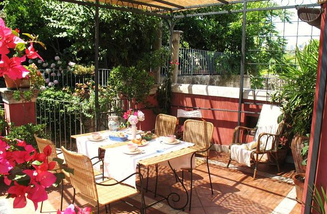 Arredare la veranda coperta per viverla al meglio