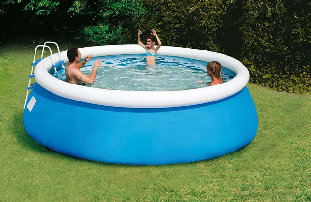 Il nuovo lusso delle piscine fuori terra
