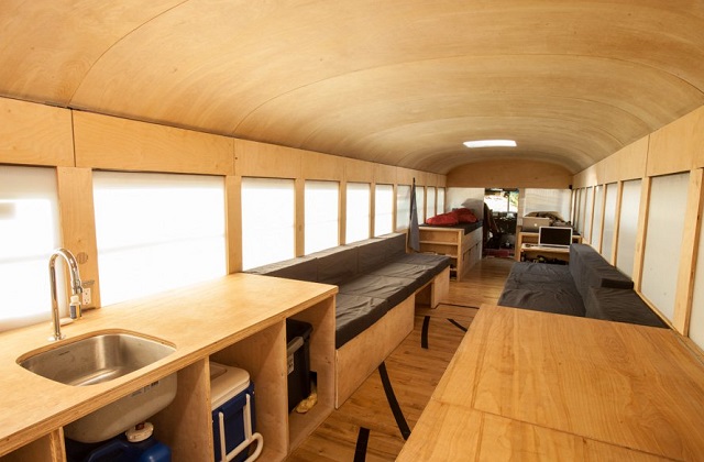 Da scuolabus a casa viaggiante