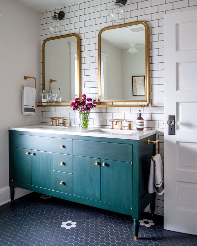 due lavabi in un bagno solo