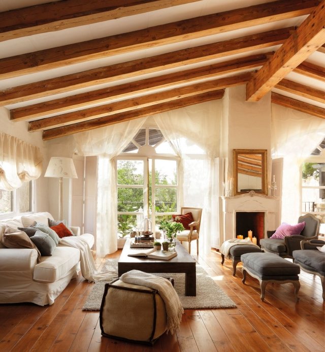 Una casa accogliente con le travi in legno