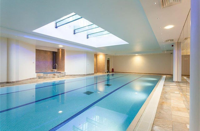 case a Royal Connaught Park