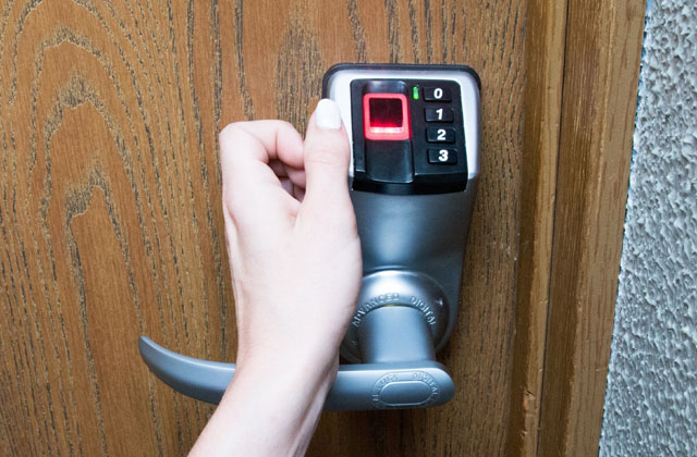 aprire la porta con le impronte