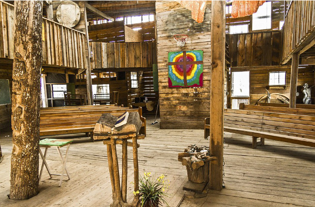 chiesa all'interno della casa sull'albero