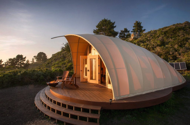 tenda di lusso su base lignea